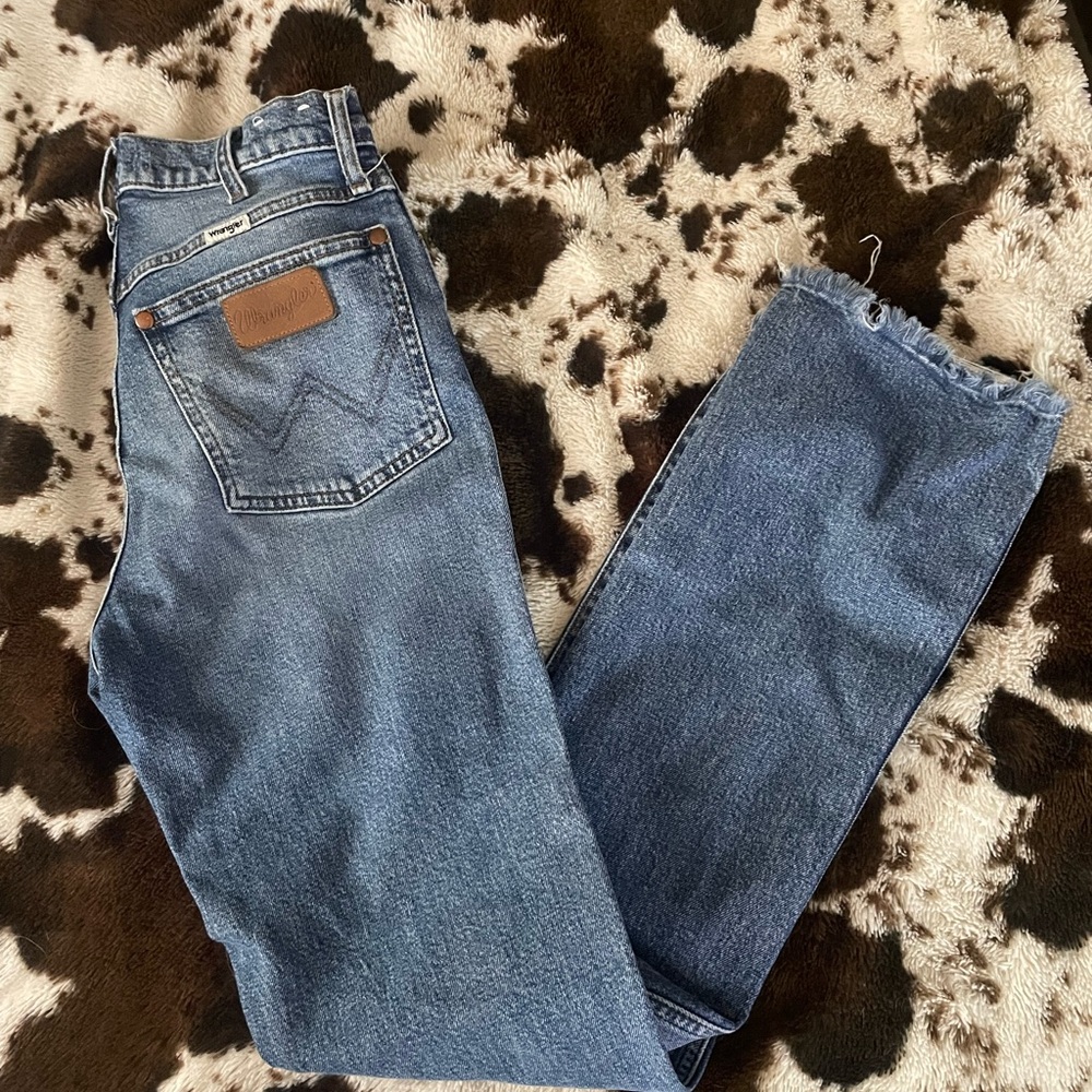 Super cute wrangler jeans